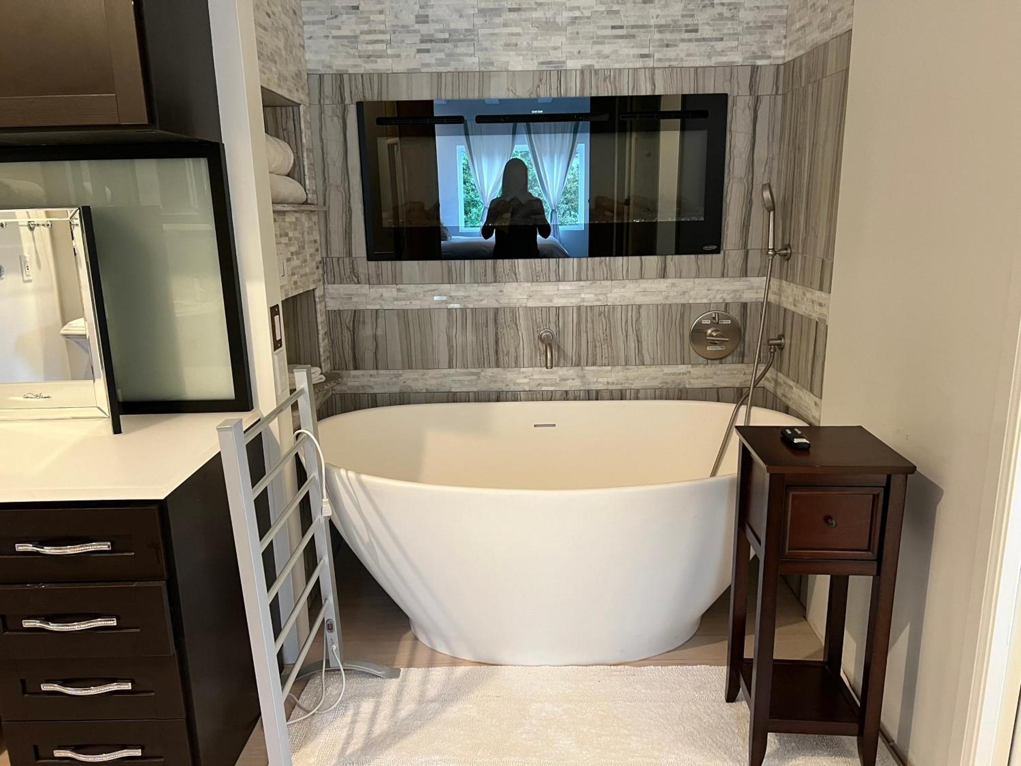 Best Garden View And Ocean View And Sounds-Hot Tub-Bbq-Sleeps 6 Shelter Cove Exterior foto